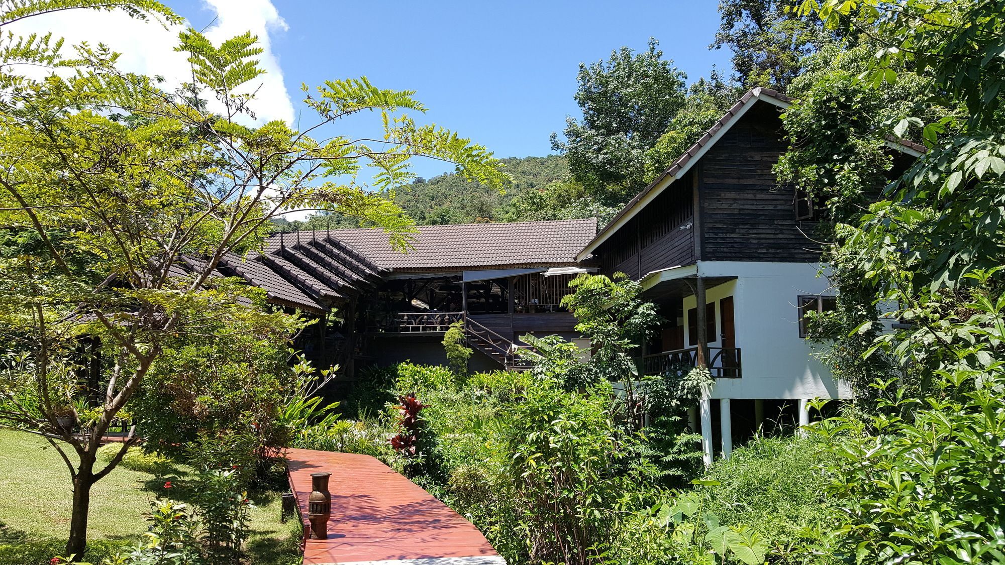 Montania Lifestyle Hotel Phanom Exterior foto